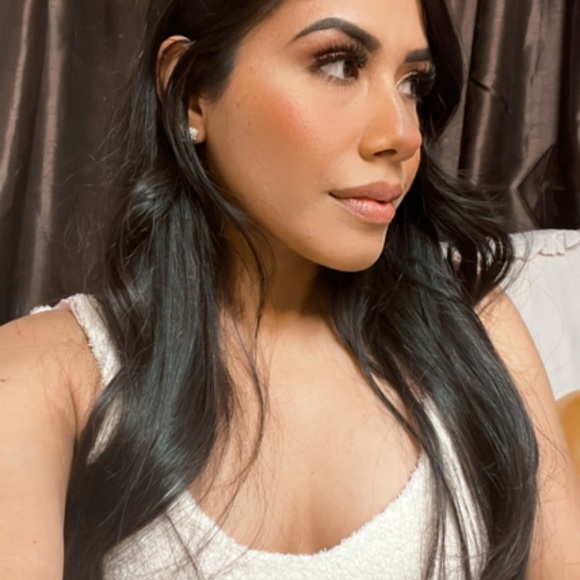 Meet your Posher, Ana - Picture 1 of 1